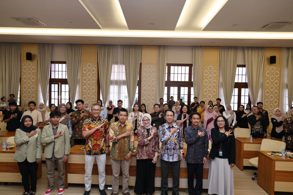 Penyerahan Bantuan Mahasiswa UGM Terdampak Bencana & Beasiswa LPS Transmedia 190626 (7)